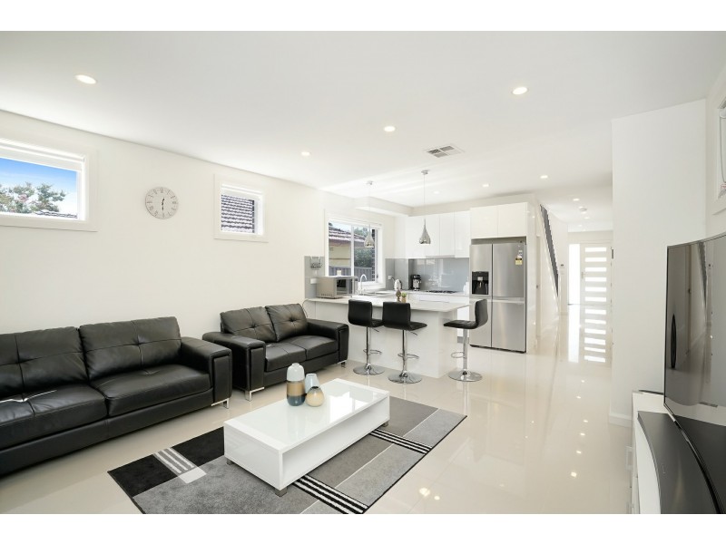 114 Davies Rd, Padstow NSW 2211