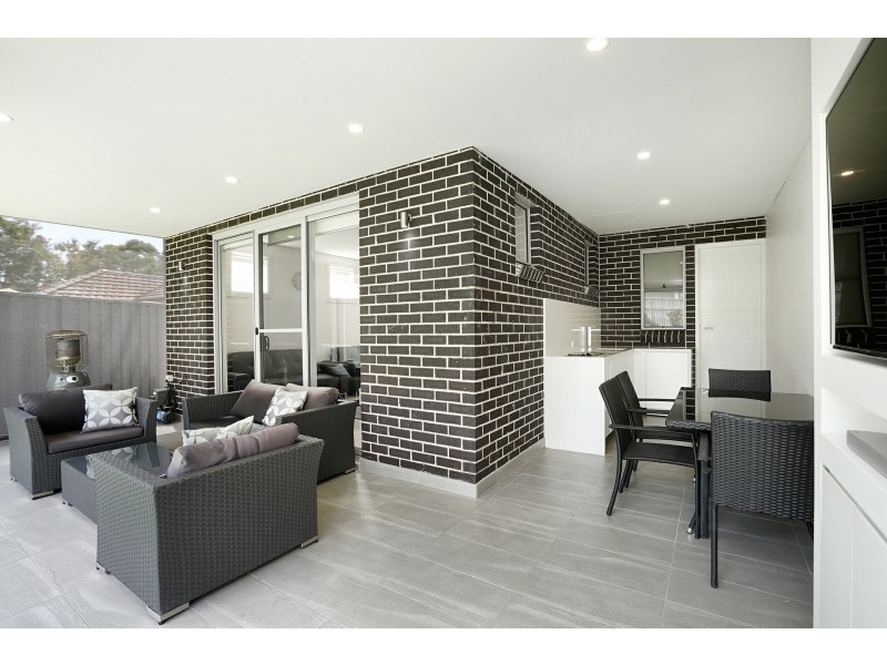 114 Davies Rd, Padstow NSW 2211