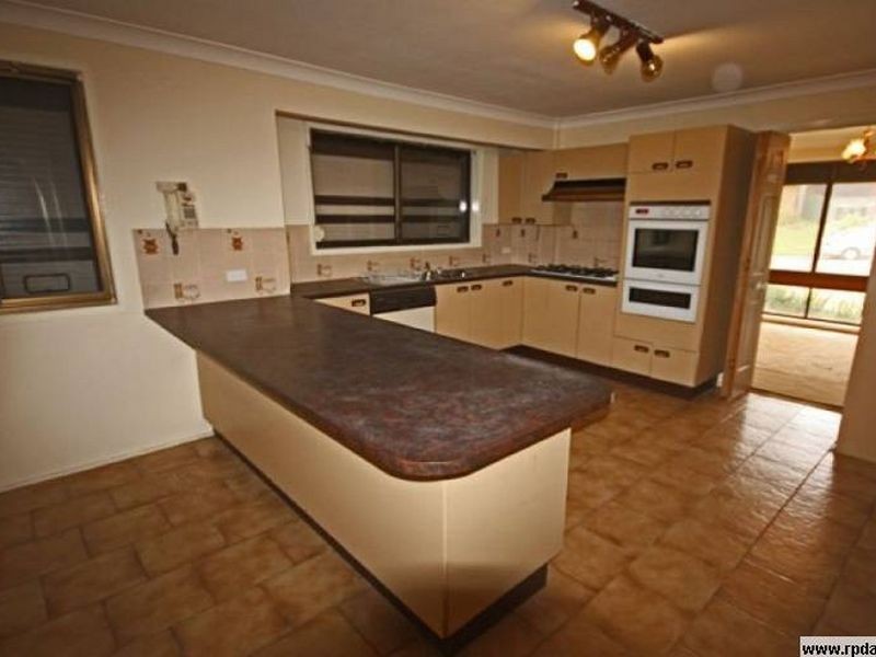 28 SAPPHIRE PLACE, Eagle Vale NSW 2558