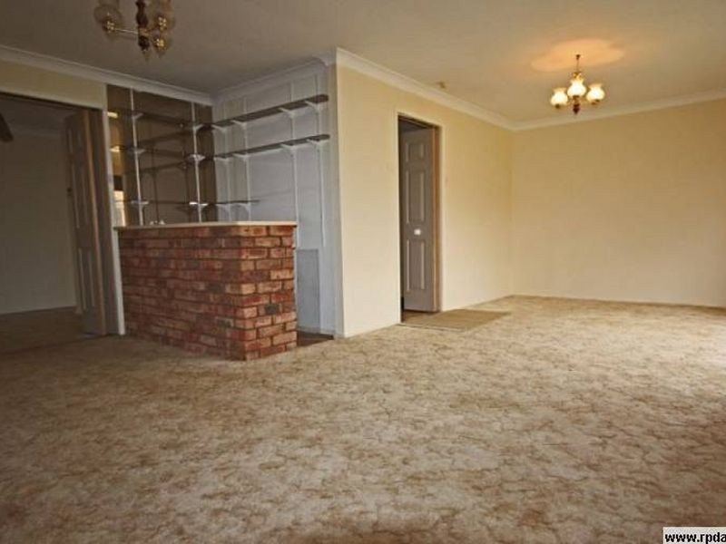 28 SAPPHIRE PLACE, Eagle Vale NSW 2558