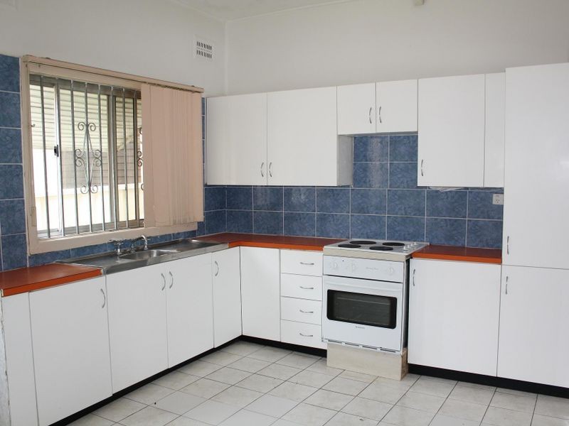 8 IRVINE STREET, Bankstown NSW 2200