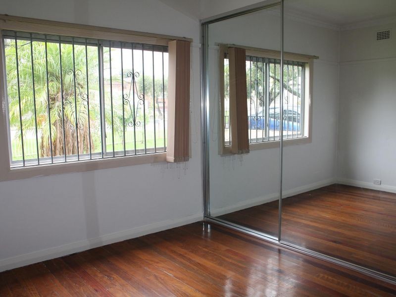 8 IRVINE STREET, Bankstown NSW 2200