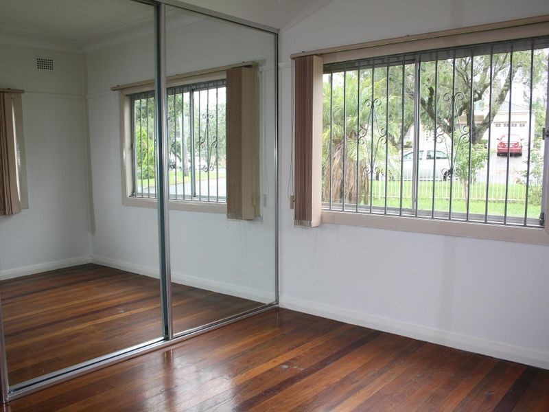 8 IRVINE STREET, Bankstown NSW 2200