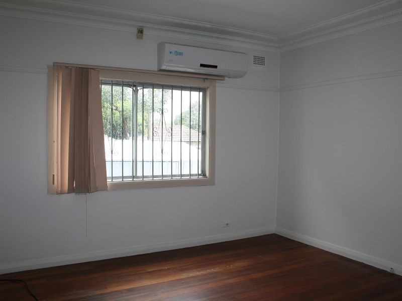 8 IRVINE STREET, Bankstown NSW 2200