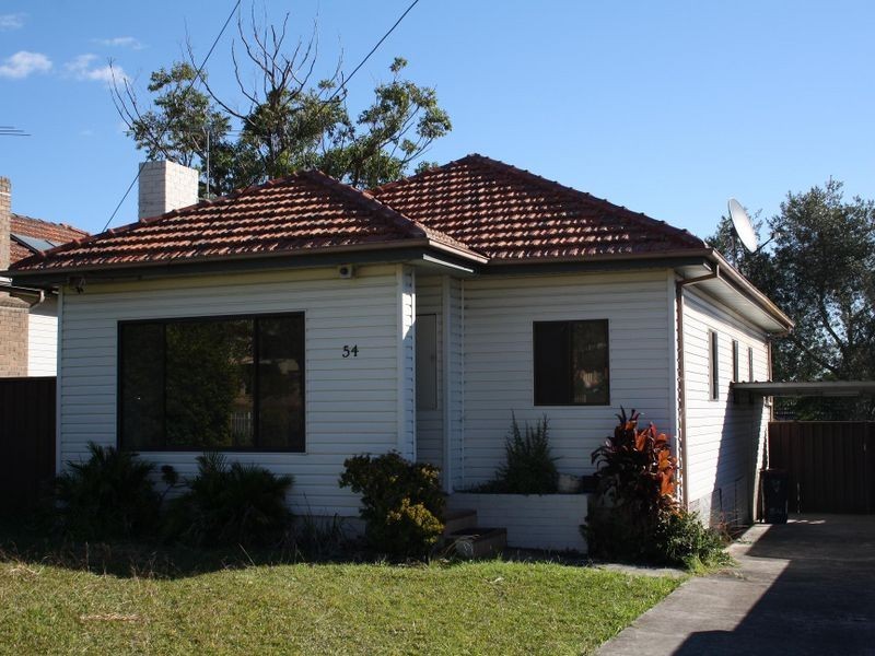 54 COOPER RD, Birrong NSW 2143