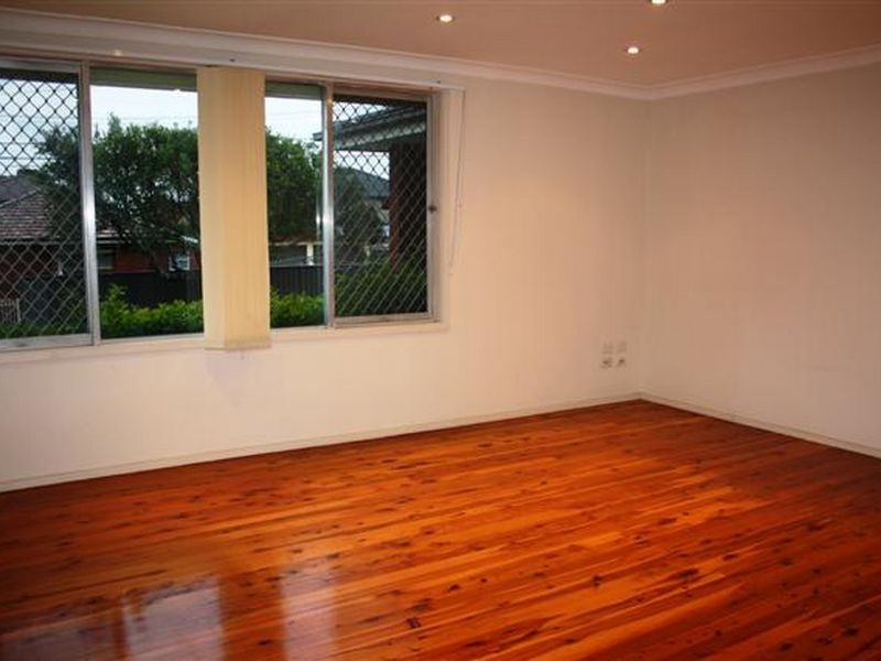 22 KURRAJONG AVE, Georges Hall NSW 2198