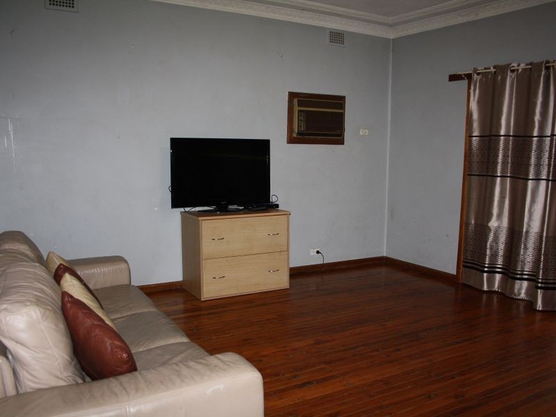 97 BELLEVUE AVE, Georges Hall NSW 2198