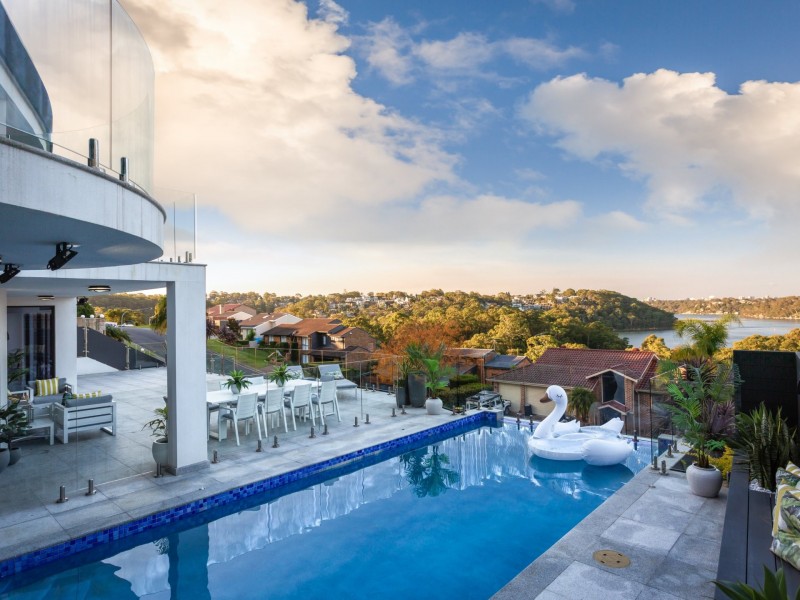 10 McPherson Place, Illawong NSW 2234