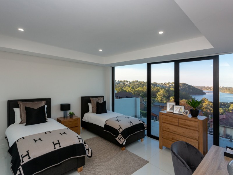 10 McPherson Place, Illawong NSW 2234