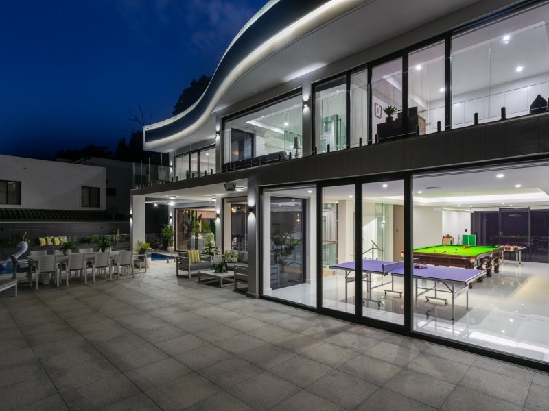 10 McPherson Place, Illawong NSW 2234