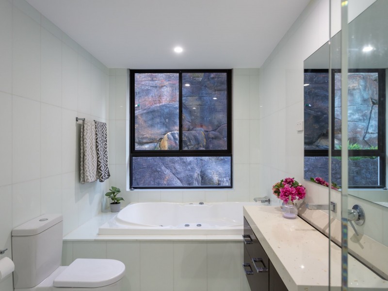 10 McPherson Place, Illawong NSW 2234