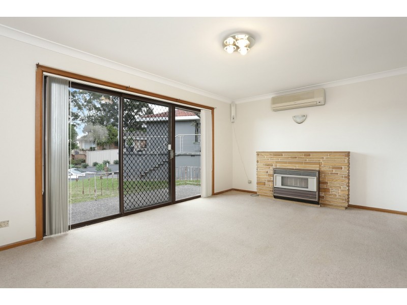 25 Ayres Crescent, Georges Hall NSW 2198