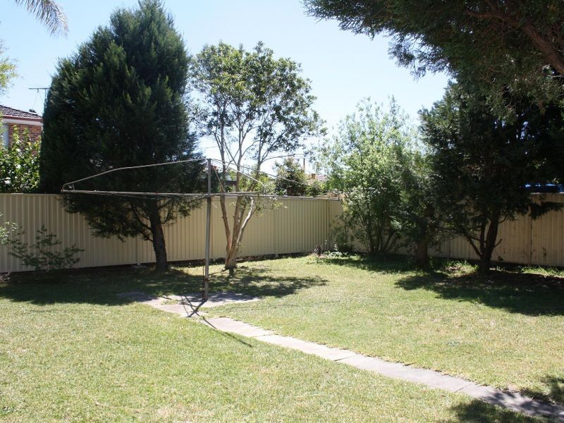 8 Woods Road, Sefton NSW 2162