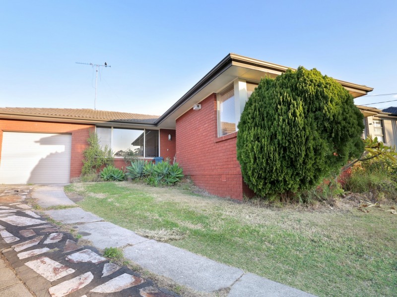 2 Dell Place, Georges Hall NSW 2198