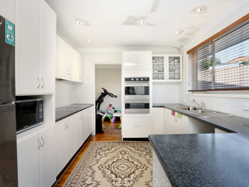 2 Dell Place, Georges Hall NSW 2198