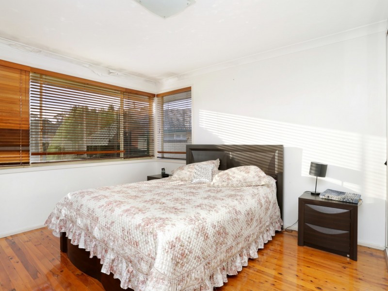 2 Dell Place, Georges Hall NSW 2198