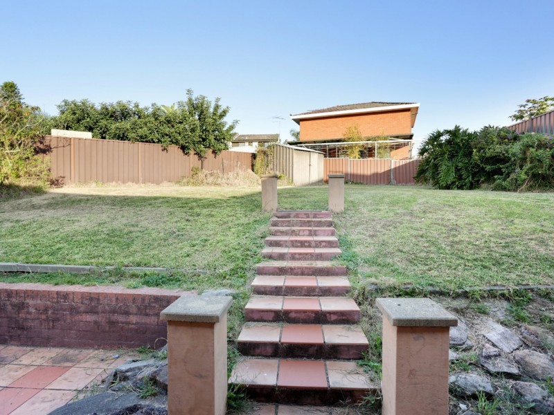 2 Dell Place, Georges Hall NSW 2198