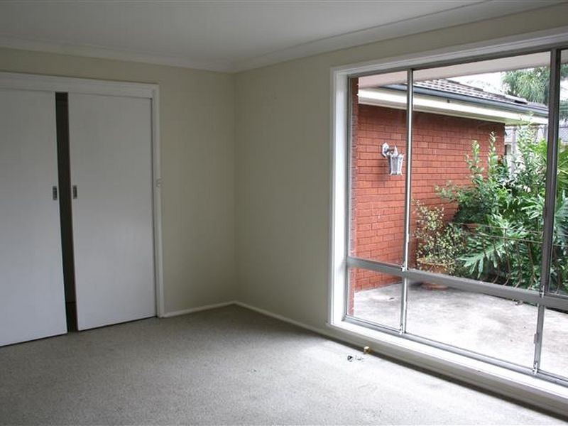 10 Lincoln Road, Georges Hall NSW 2198