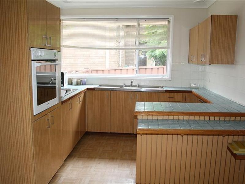 10 Lincoln Road, Georges Hall NSW 2198