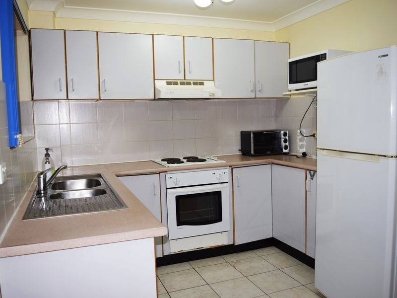 8/113 Meredith Street, Bankstown NSW 2200