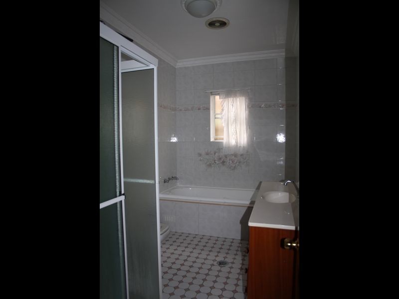 1B BUNGALOW CRESCENT, Bankstown NSW 2200