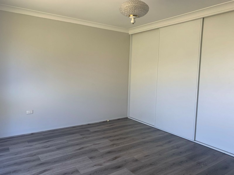 20 Oak Drive, Georges Hall NSW 2198