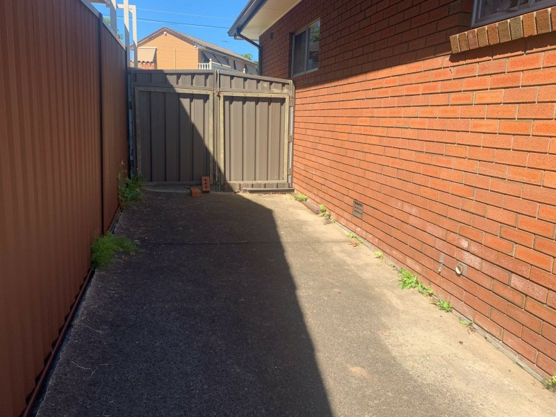 20 Oak Drive, Georges Hall NSW 2198