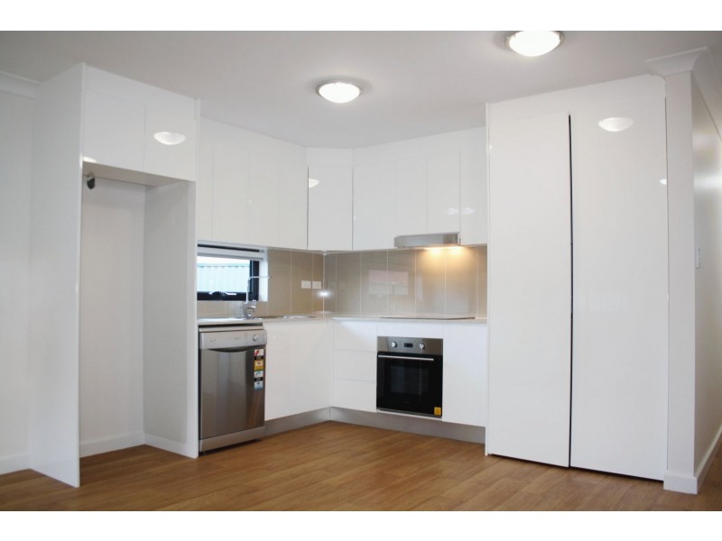 1/9 WRIGHT CLOSE, Georges Hall NSW 2198