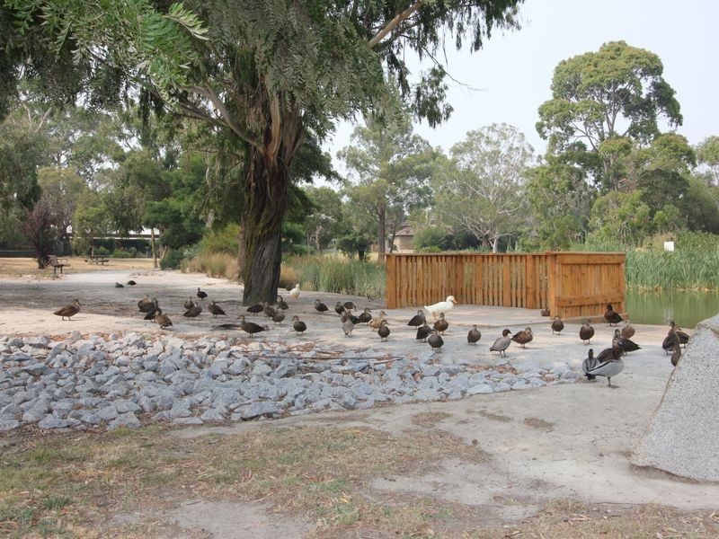 1/300 Heatherhill Road, Frankston VIC 3199