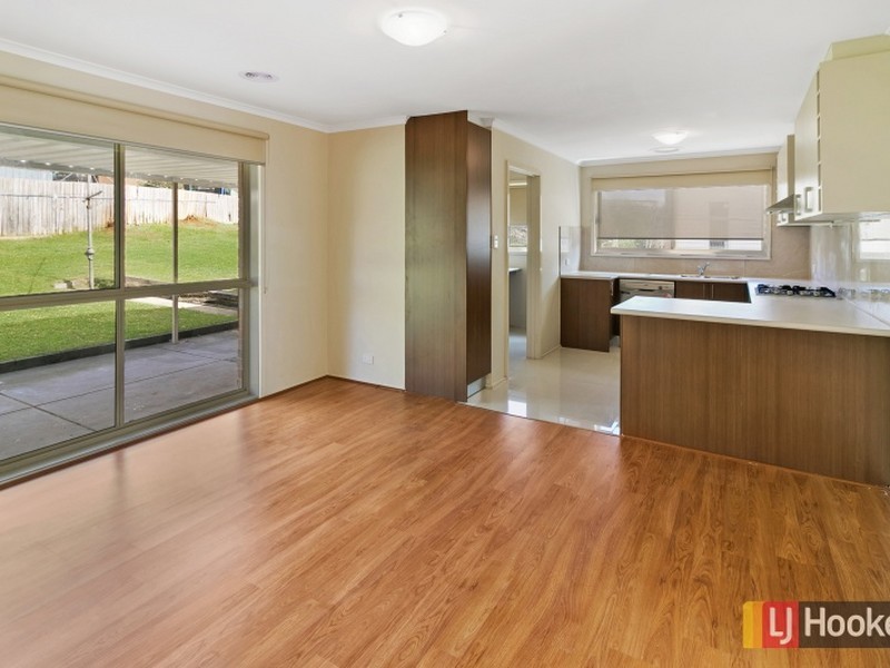14 Golden Court, Frankston North VIC 3200