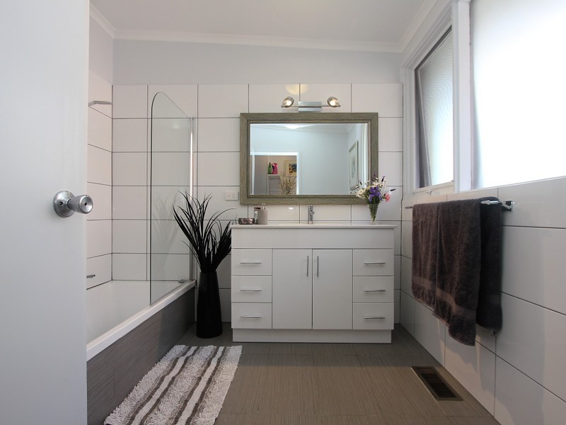 28 Whitewood Street, Frankston North VIC 3200