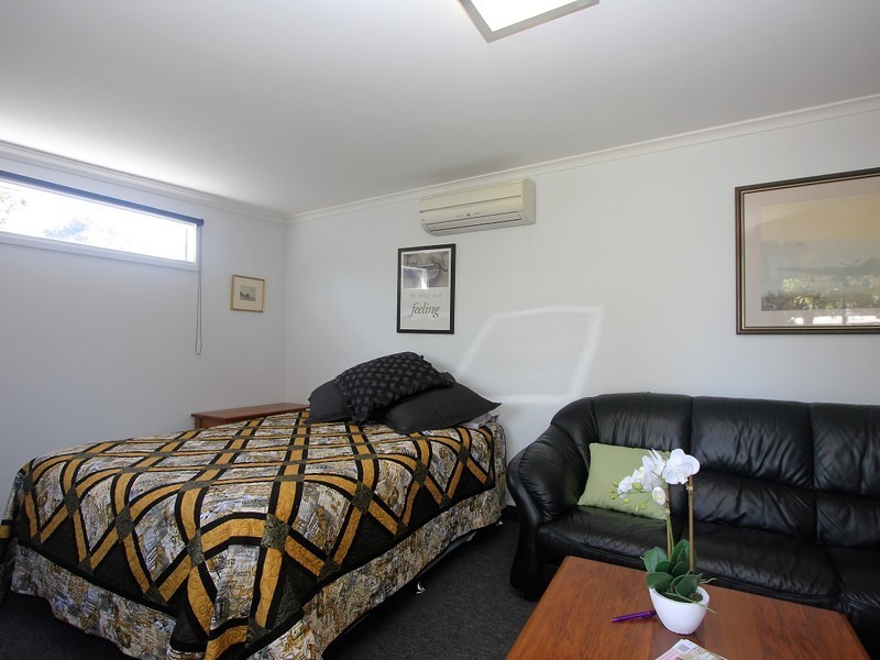 28 Whitewood Street, Frankston North VIC 3200
