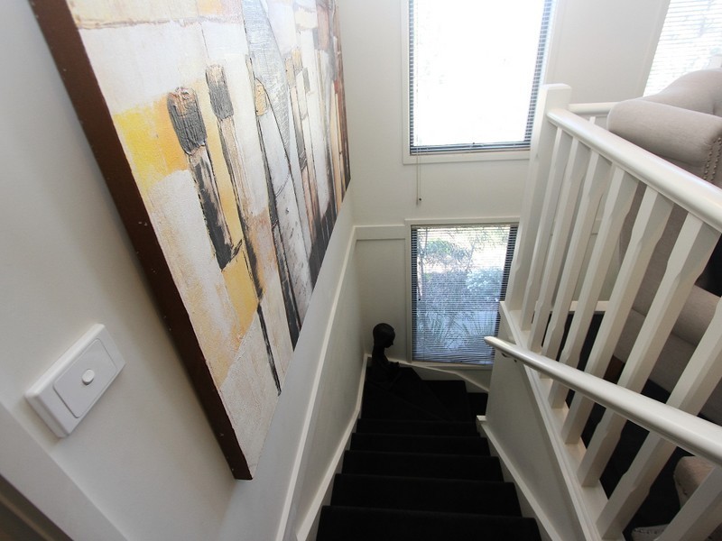 1 169 Beach Street, Frankston VIC 3199