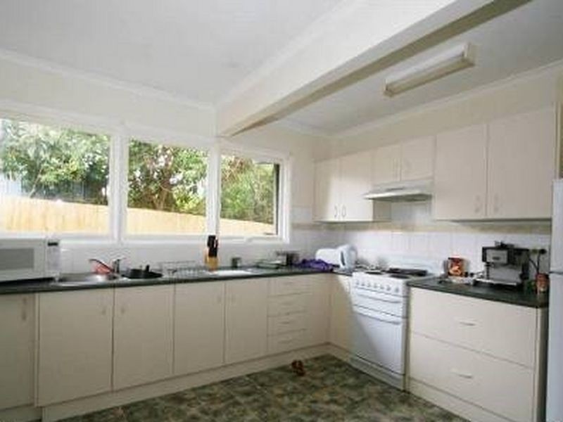 2/1 Kenilworth Ave, Frankston VIC 3199