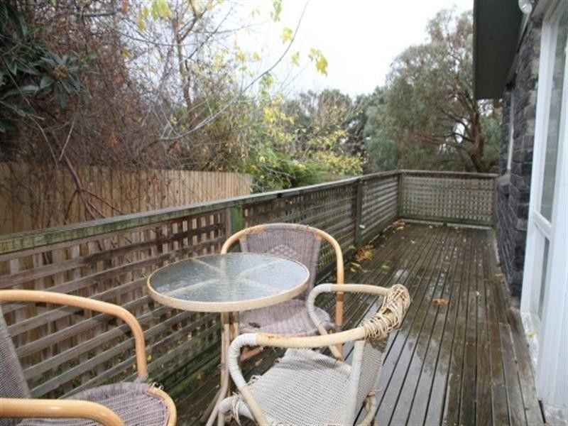 2/1 Kenilworth Ave, Frankston VIC 3199