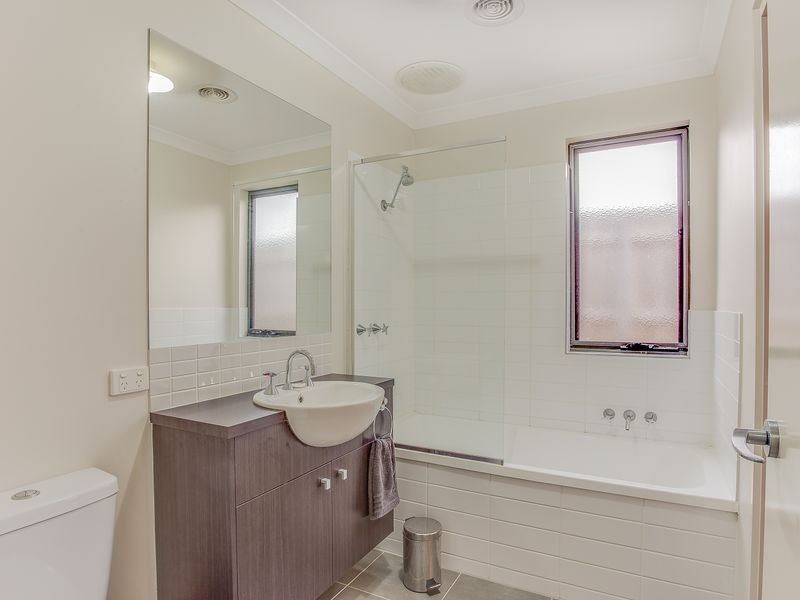 10/11 Brunnings Road, Carrum Downs VIC 3201