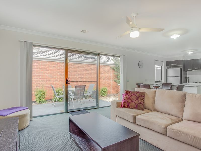 10/11 Brunnings Road, Carrum Downs VIC 3201