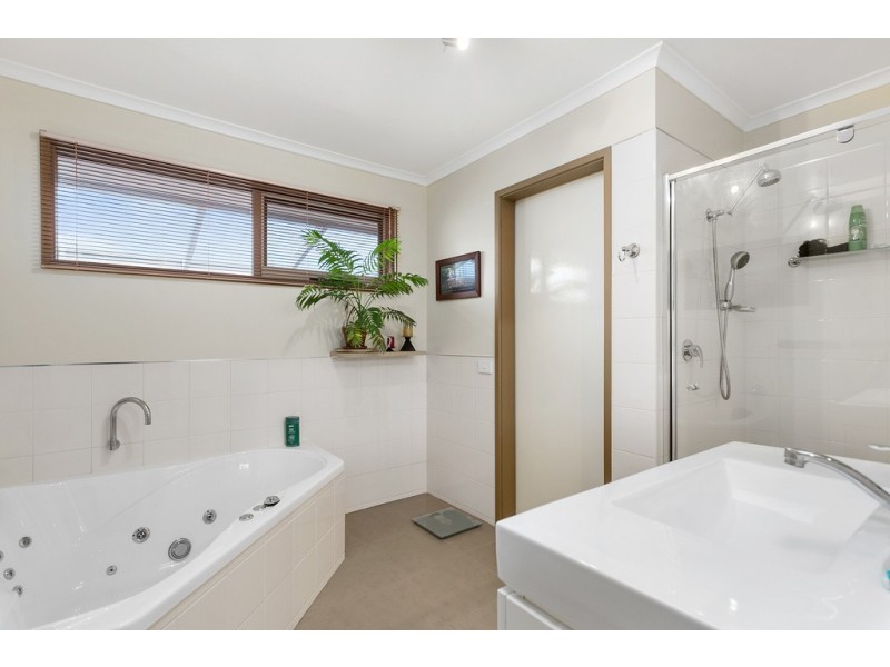 19 Granite Drive, Langwarrin VIC 3910