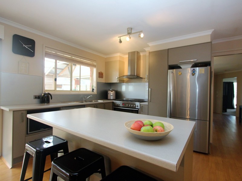 48 Pembroke Drive, Somerville VIC 3912