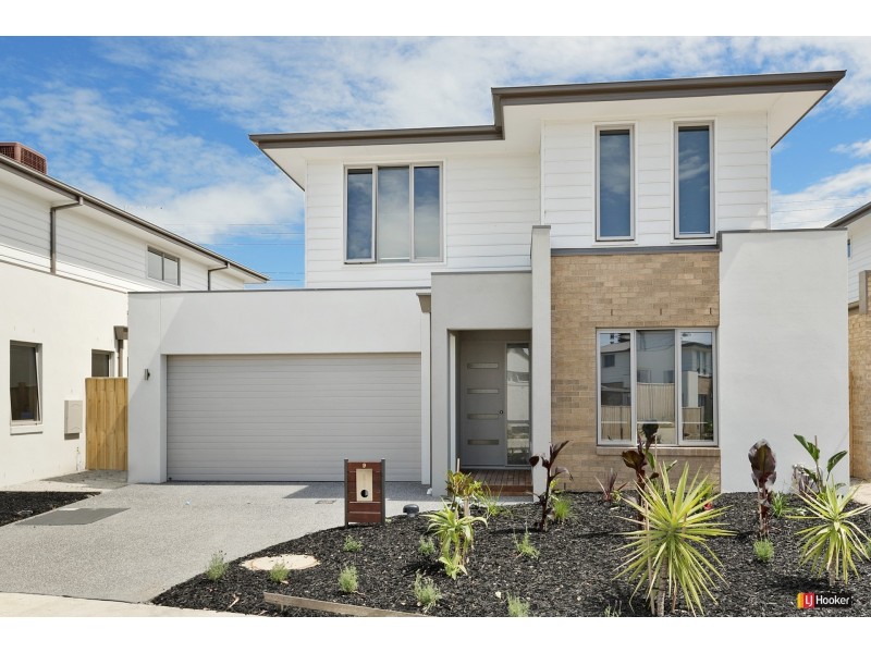 9 Augusta Crecent, Frankston VIC 3199