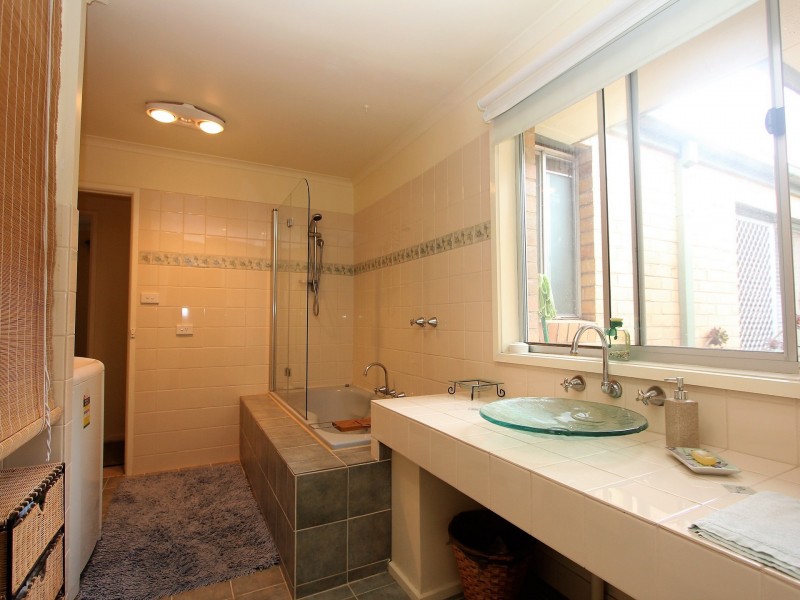 39 Pembroke Avenue, Frankston VIC 3199