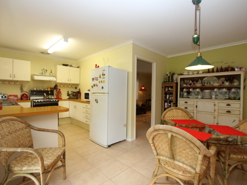 39 Pembroke Avenue, Frankston VIC 3199