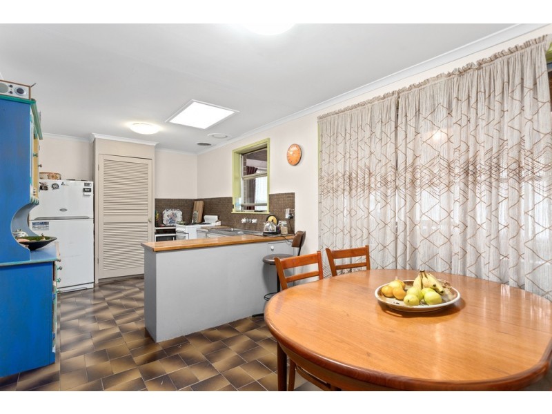 6 Hebe Court, Frankston North VIC 3200