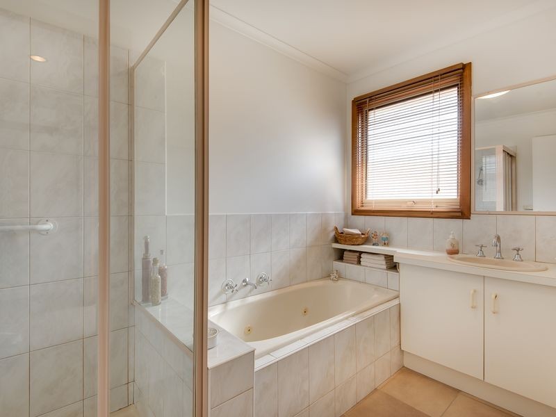 1/98 Fleetwood Cres, Frankston South VIC 3199