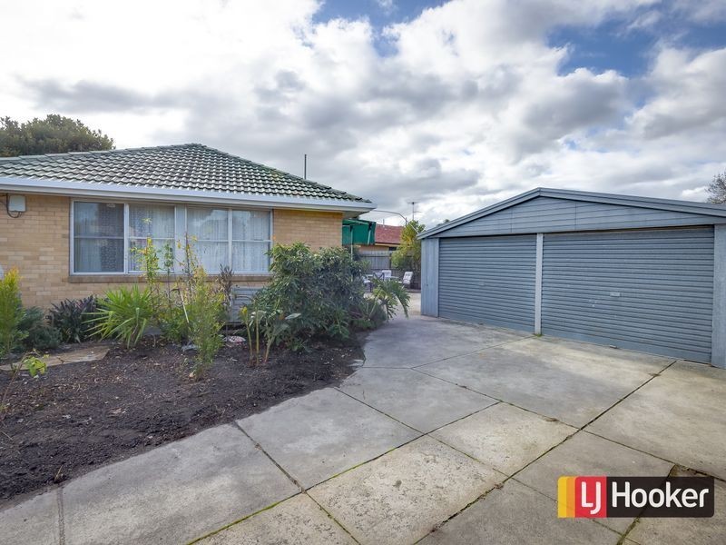 38 Laurina Cres, Frankston North VIC 3200