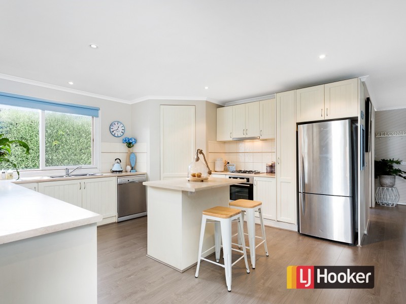 49 Mountain View Road, Mount Eliza VIC 3930