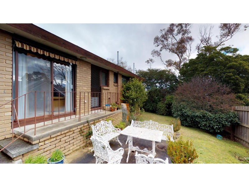 2/5 Acunha Street, Mount Eliza VIC 3930