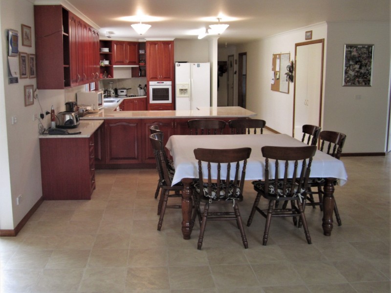 6 Birdswood Court, Langwarrin South VIC 3911