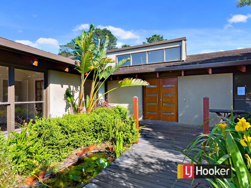 96 Wooralla Drive, Mount Eliza VIC 3930