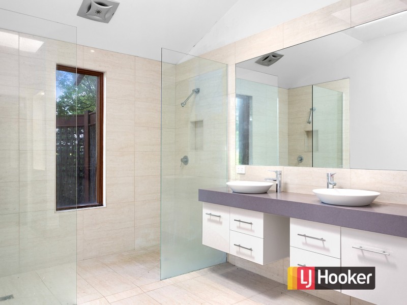 96 Wooralla Drive, Mount Eliza VIC 3930